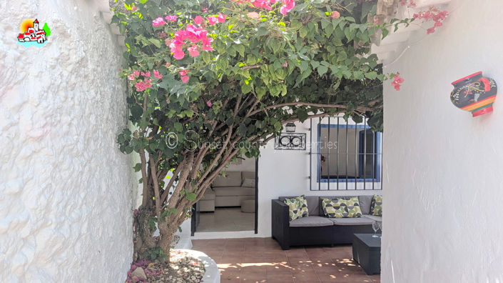 Image No.18-1 Bed Townhouse for sale
