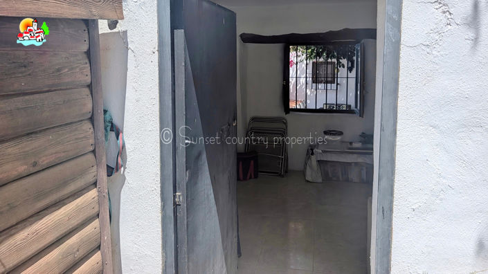 Image No.30-1 Bed Townhouse for sale