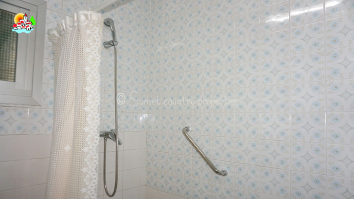 Image No.11-4 Bed Townhouse for sale