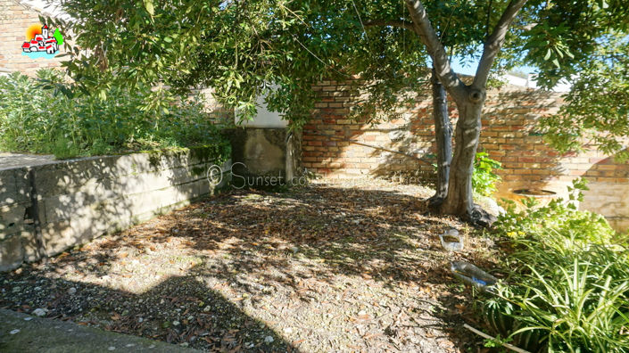 Image No.16-4 Bed Townhouse for sale
