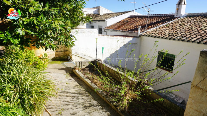 Image No.18-4 Bed Townhouse for sale
