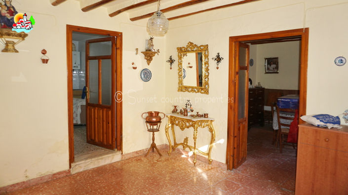 Image No.2-4 Bed Townhouse for sale