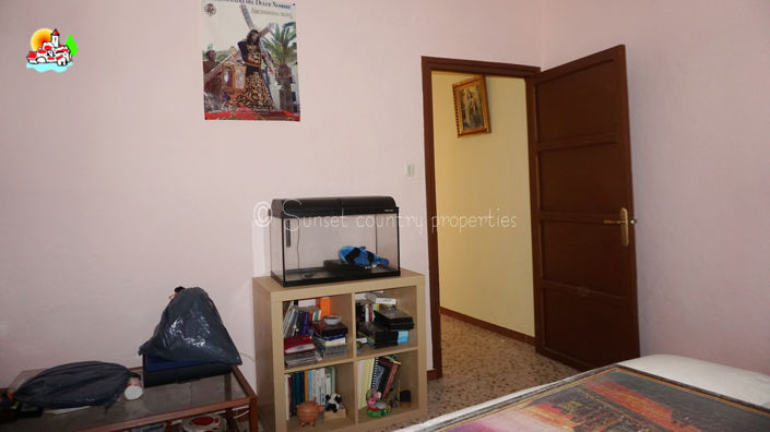 Image No.22-4 Bed Townhouse for sale