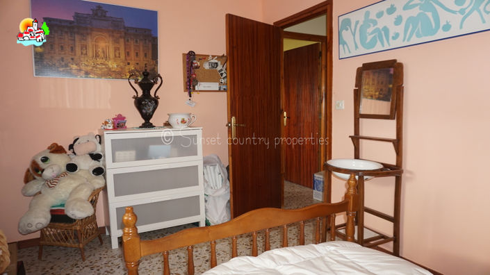 Image No.27-4 Bed Townhouse for sale