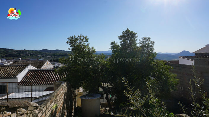 Image No.4-4 Bed Townhouse for sale