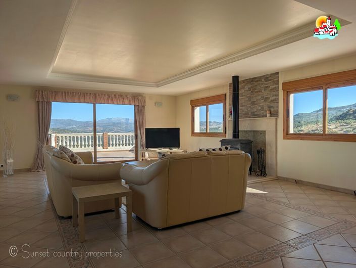 Image No.4-Propriété de 6 chambres à vendre