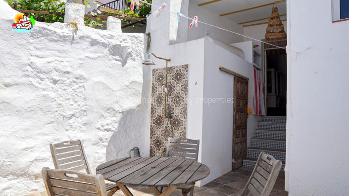 Image No.13-4 Bed Townhouse for sale