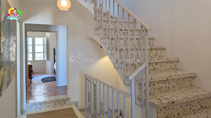 Image No.15-4 Bed Townhouse for sale