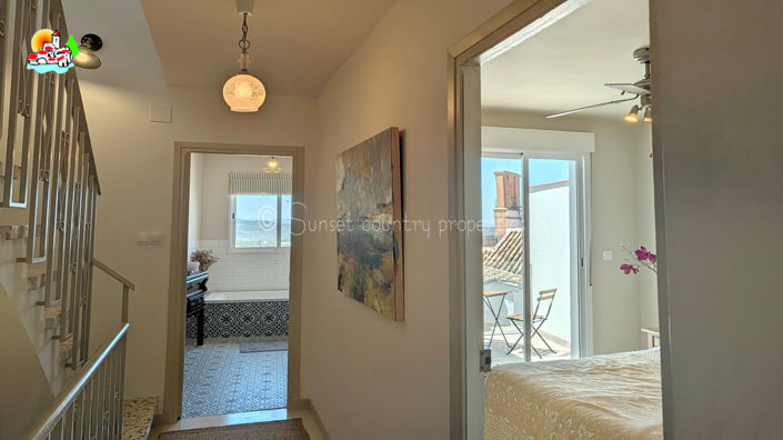 Image No.16-4 Bed Townhouse for sale