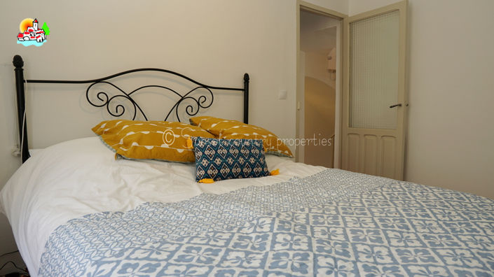 Image No.25-4 Bed Townhouse for sale