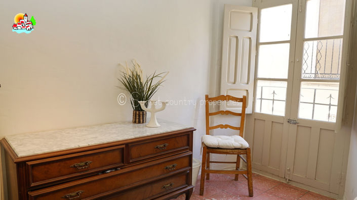Image No.28-4 Bed Townhouse for sale