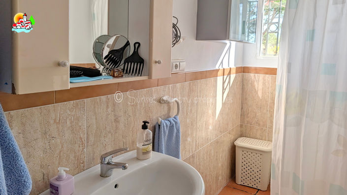 Image No.22-3 Bed Bungalow for sale