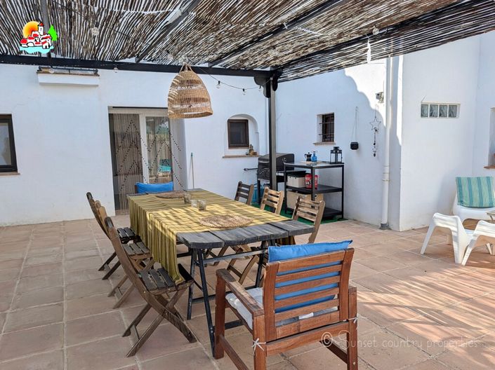 Image No.16-7 Bed Property for sale