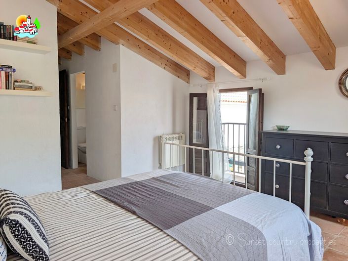 Image No.24-7 Bed Property for sale