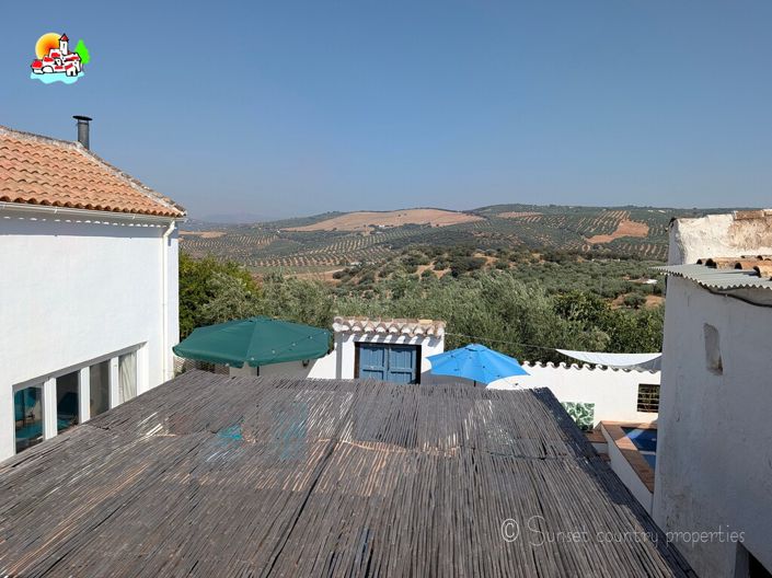 Image No.25-7 Bed Property for sale