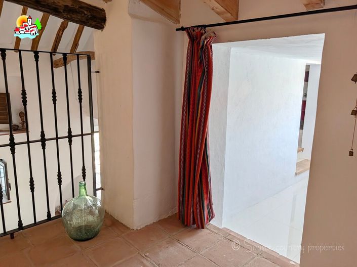 Image No.28-7 Bed Property for sale