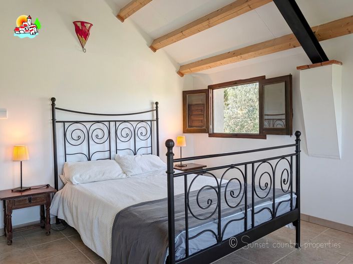 Image No.29-7 Bed Property for sale