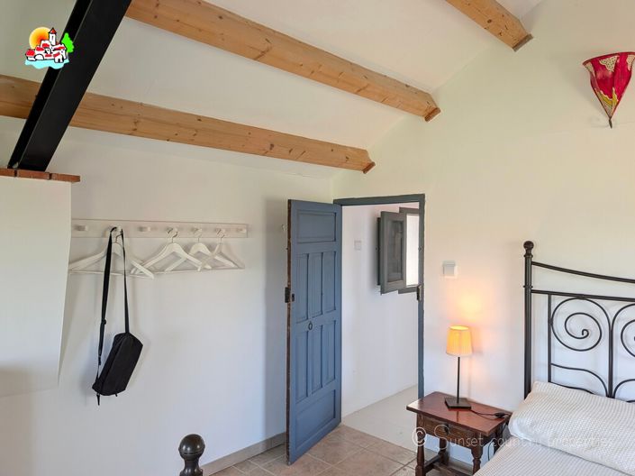 Image No.32-7 Bed Property for sale