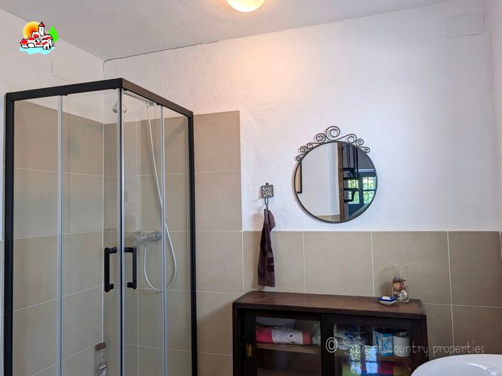 Image No.41-7 Bed Property for sale