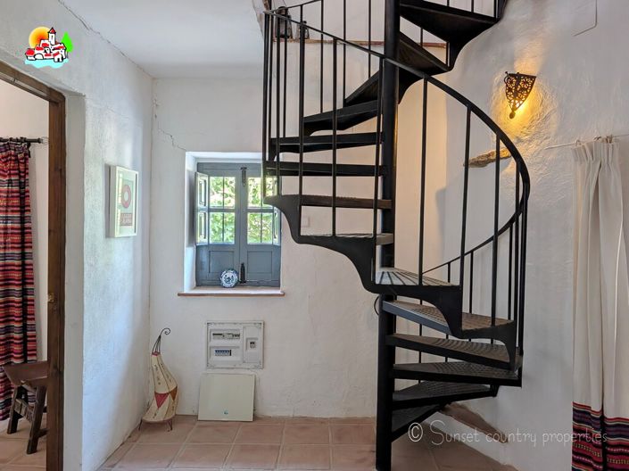 Image No.42-7 Bed Property for sale