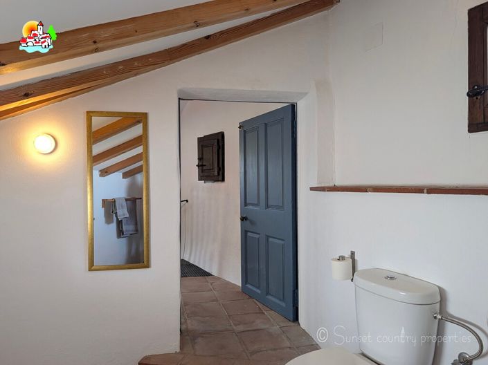 Image No.48-7 Bed Property for sale