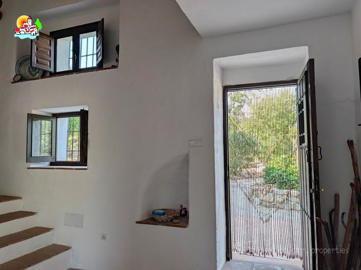 Image No.50-7 Bed Property for sale