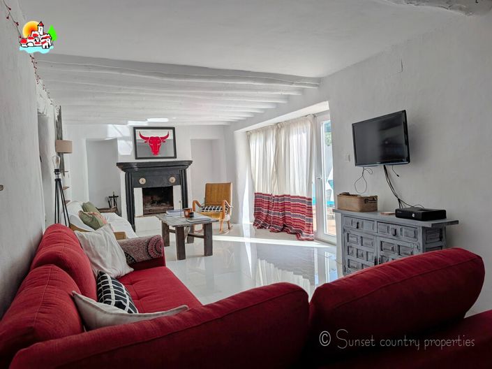 Image No.8-7 Bed Property for sale