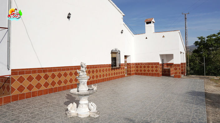 Image No.2-4 Bed Property for sale