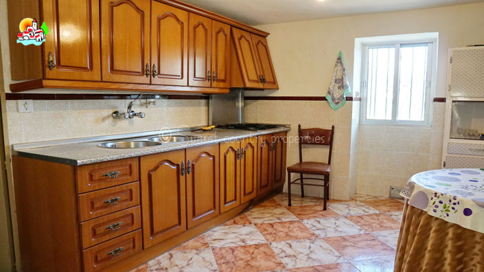 Image No.20-4 Bed Property for sale