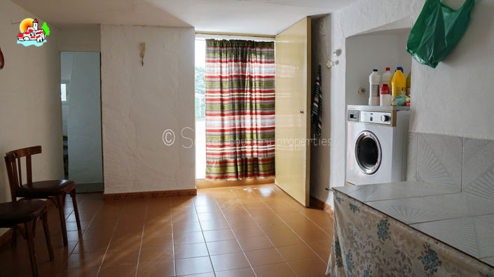Image No.23-4 Bed Property for sale