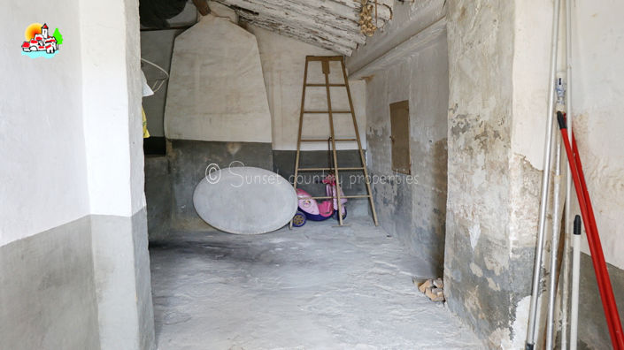 Image No.27-4 Bed Property for sale