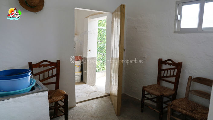 Image No.28-4 Bed Property for sale