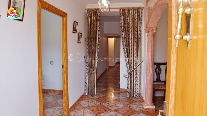 Image No.9-4 Bed Property for sale