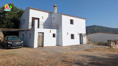 1 - Algarinejo, Property