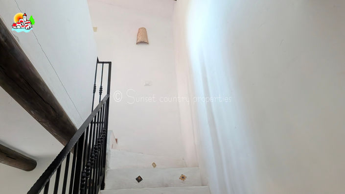 Image No.10-3 Bed Property for sale