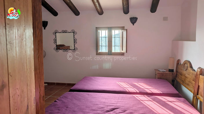 Image No.18-3 Bed Property for sale
