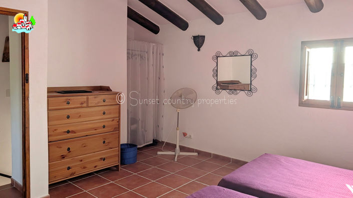 Image No.19-3 Bed Property for sale