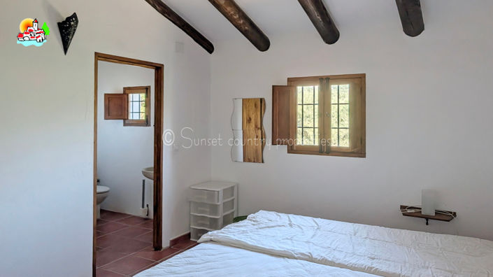 Image No.20-3 Bed Property for sale