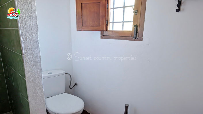 Image No.23-3 Bed Property for sale