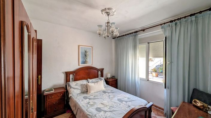 Image No.17-3 Bed Townhouse for sale