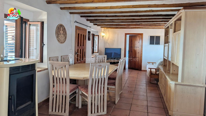Image No.12-5 Bed Property for sale