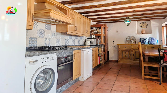 Image No.17-5 Bed Property for sale