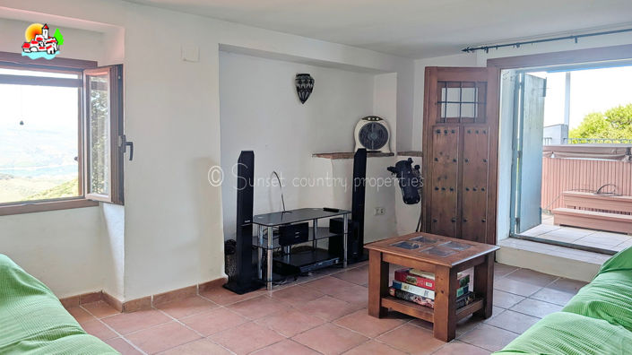 Image No.34-5 Bed Property for sale