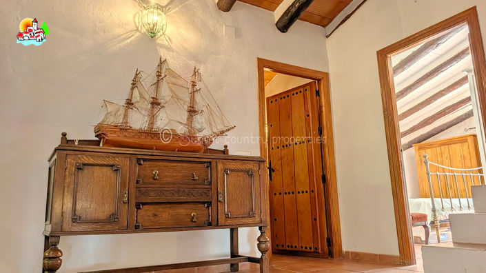 Image No.37-5 Bed Property for sale