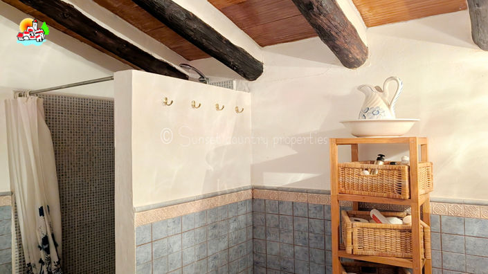 Image No.38-5 Bed Property for sale