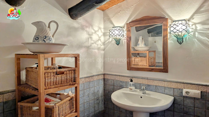Image No.39-5 Bed Property for sale