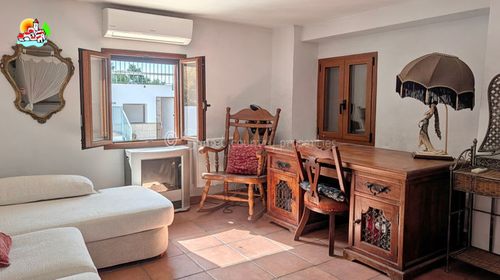 Image No.43-5 Bed Property for sale