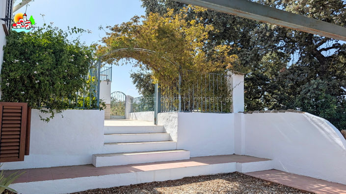 Image No.46-5 Bed Property for sale