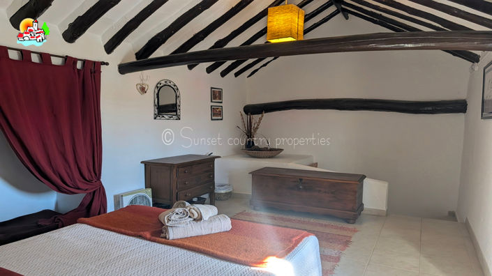 Image No.27-4 Bed Property for sale