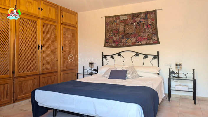 Image No.30-4 Bed Property for sale